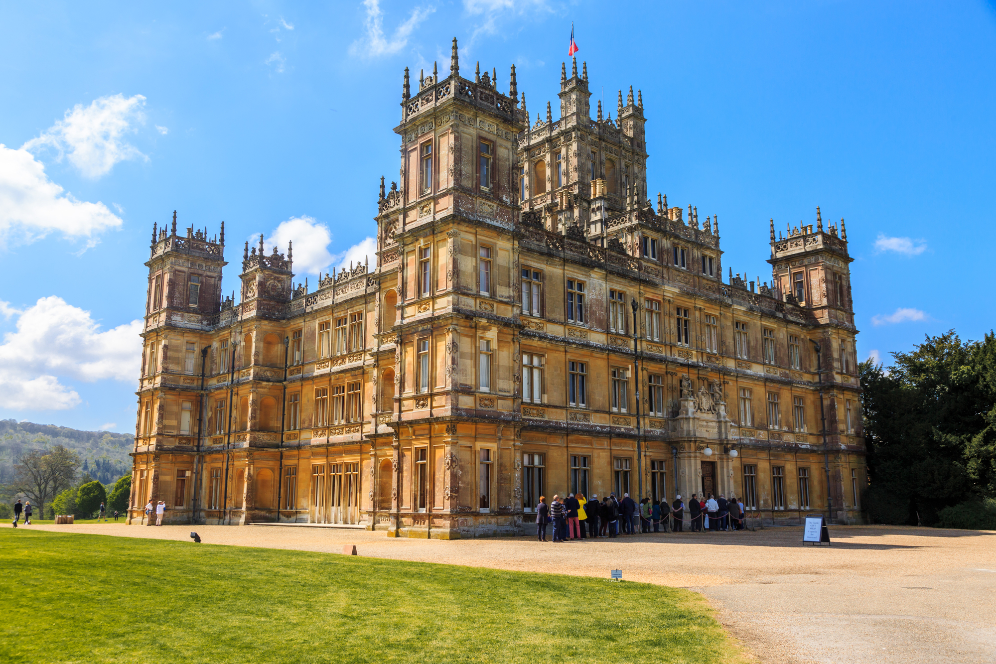 Depositphotos_248057710_l-2015 Highclere Castle