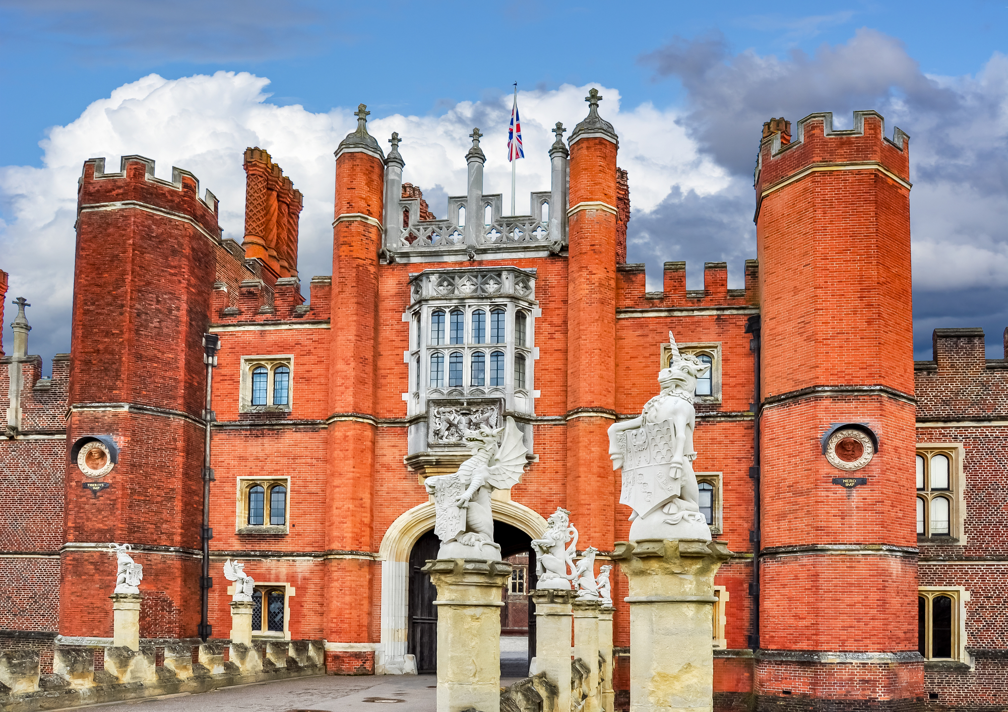 Depositphotos_311443898_l-2015 Hampton Court Palace, near London